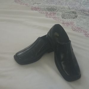 Boys dress shoes sz 1